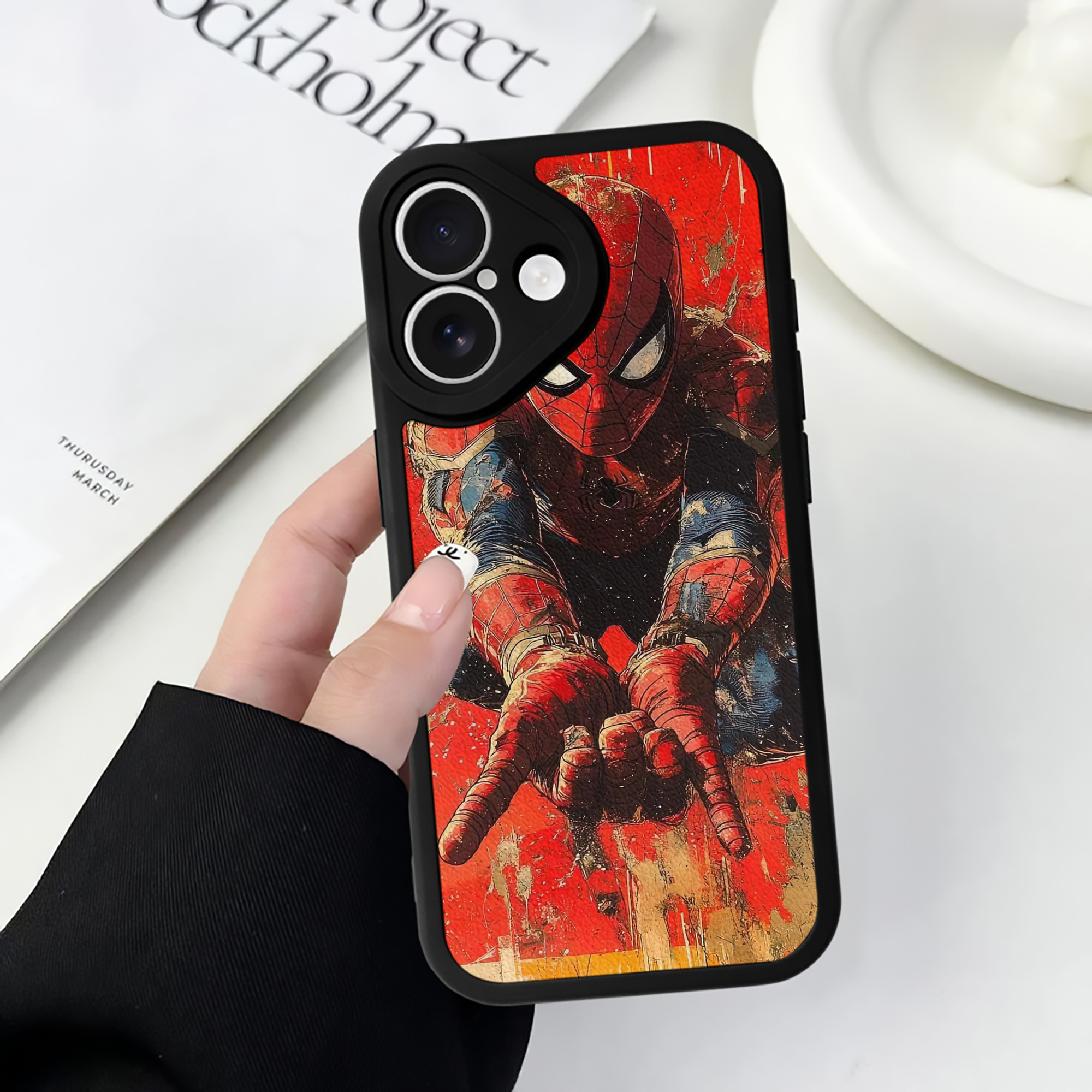 Spider Man スパイダーマン 【iPhone 16シリーズ対応】シリコンスマホケース（レザー調） 材質：シリコン